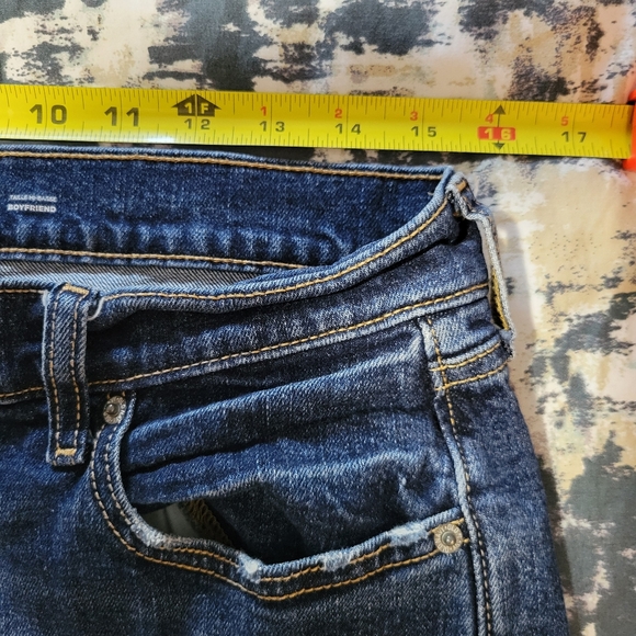 Old Navy Boyfriend jeans - Picture 4 of 6